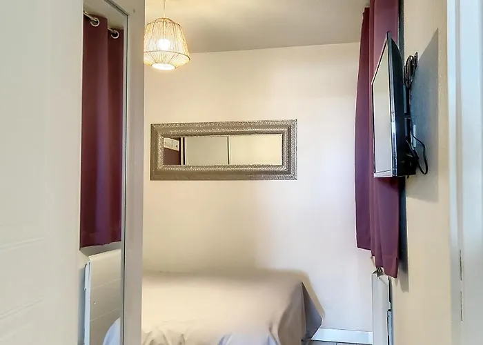 Vue Mer, Piscine, Free Parking Apartment *