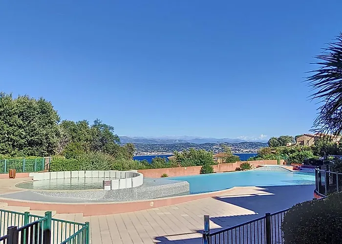 Apartment Vue Mer, Piscine, Free Parking Theoule-sur-Mer